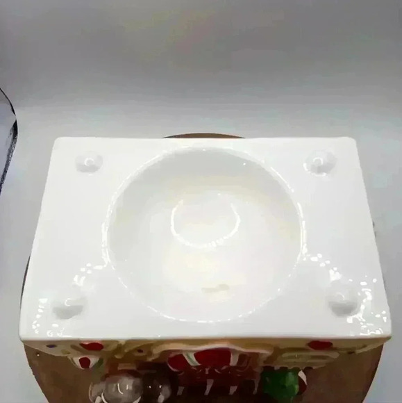 Lori Grenier Glazed Ceramic Gingerbread House Tealight Wax Burner/Tart Warmer. - Picture 6 of 12